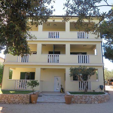 Apartmani Mara Pakoštane Zewnętrze zdjęcie
