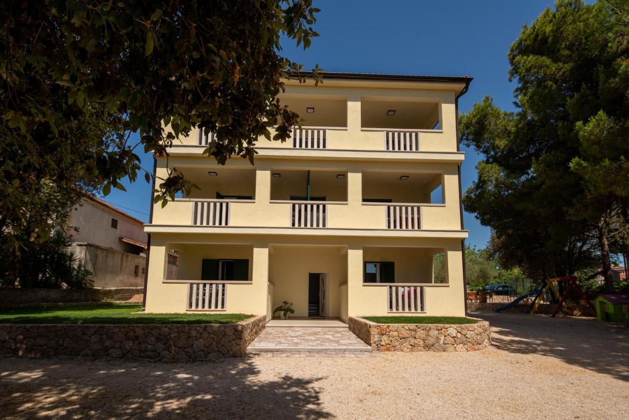 Apartmani Mara Pakoštane Zewnętrze zdjęcie