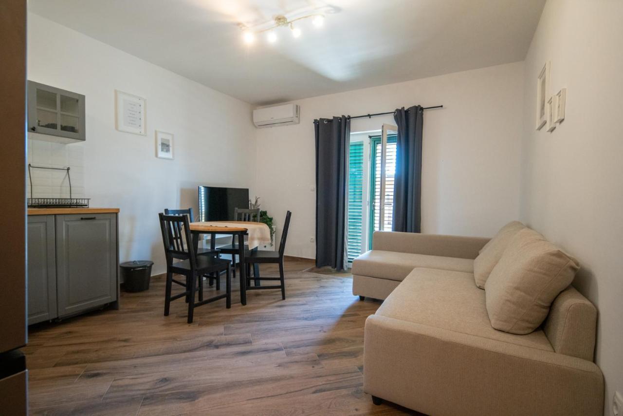 Apartmani Mara Pakoštane Zewnętrze zdjęcie