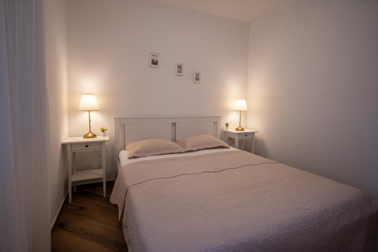 Apartmani Mara Pakoštane Zewnętrze zdjęcie