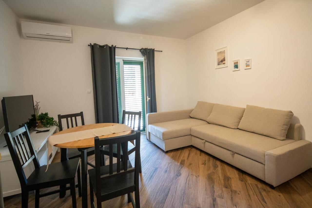 Apartmani Mara Pakoštane Zewnętrze zdjęcie