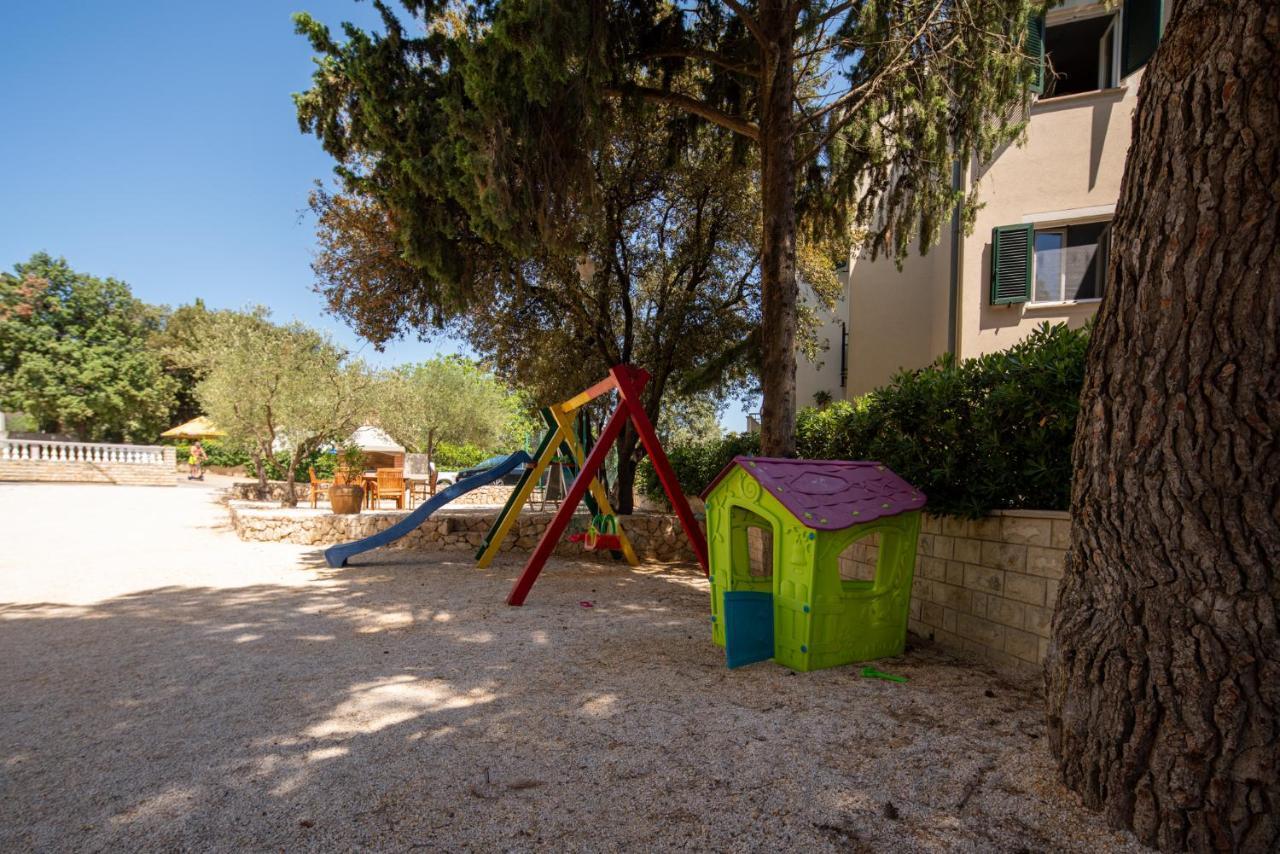 Apartmani Mara Pakoštane Zewnętrze zdjęcie
