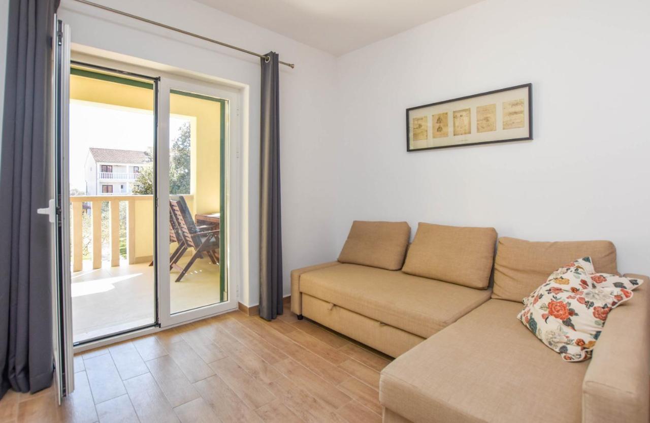 Apartmani Mara Pakoštane Zewnętrze zdjęcie