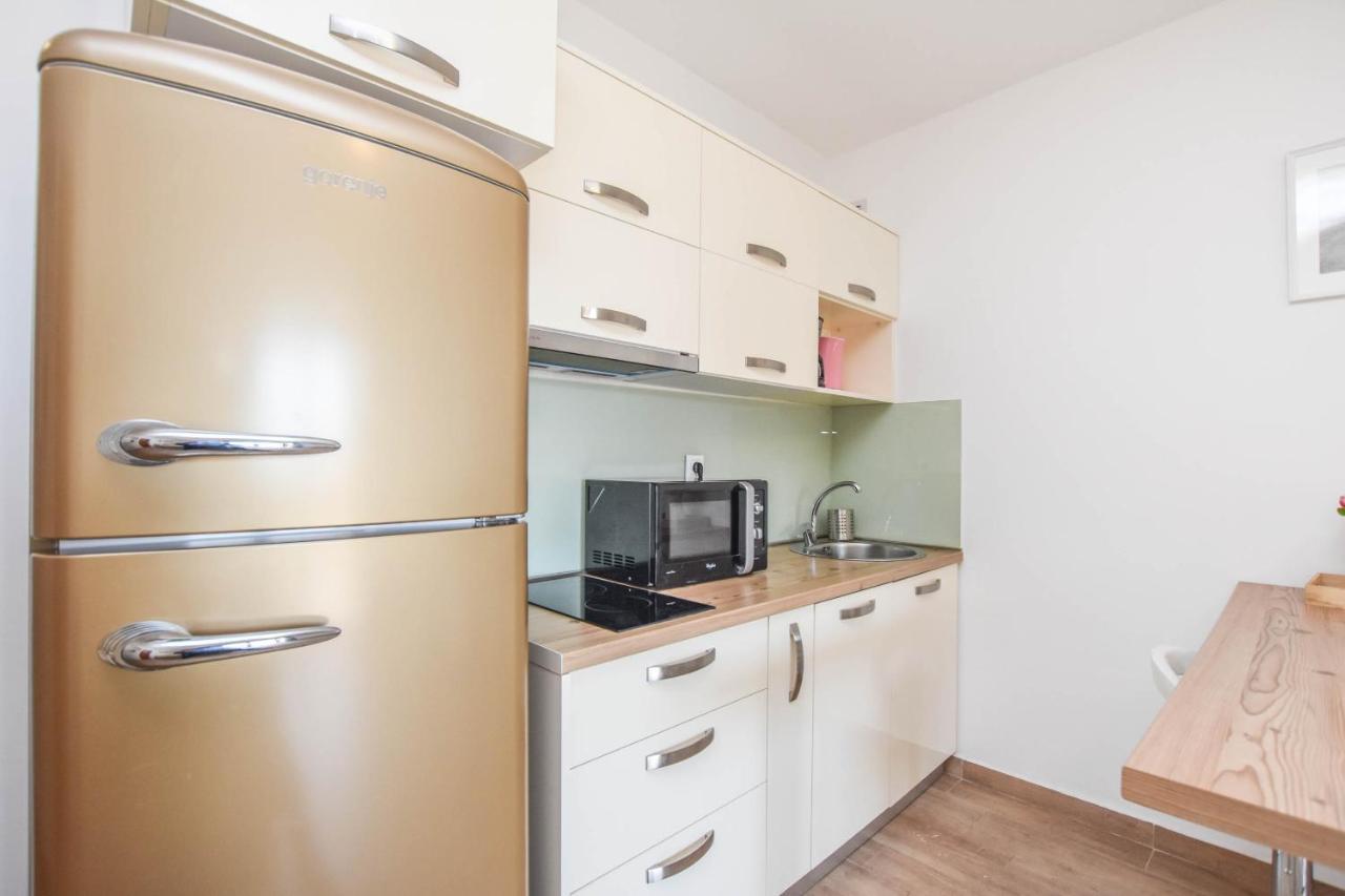 Apartmani Mara Pakoštane Zewnętrze zdjęcie